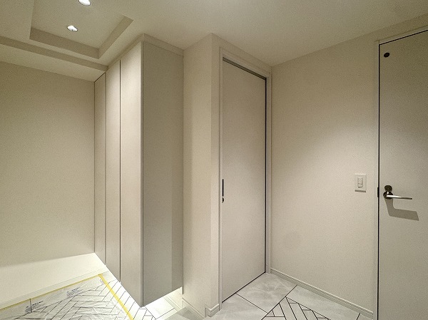 エルラフィナ白金_玄関の写真