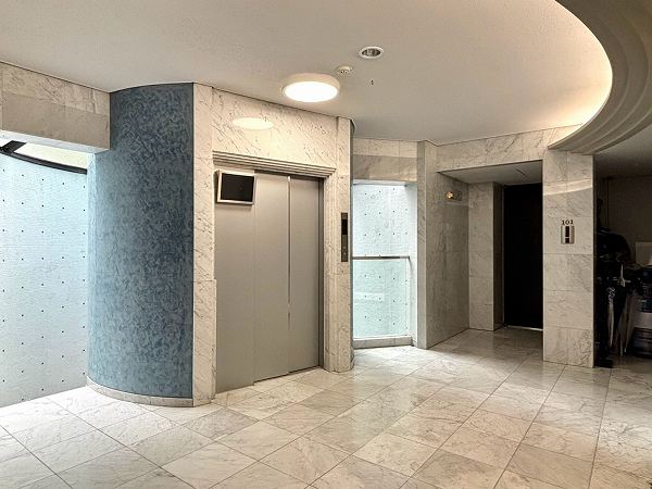 代々木上原マンション エレベーターホール