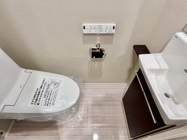 エル・アルカサル中目黒_シンプルなトイレの写真