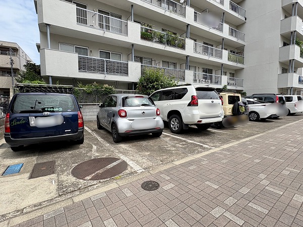 経堂コンド　駐車場
