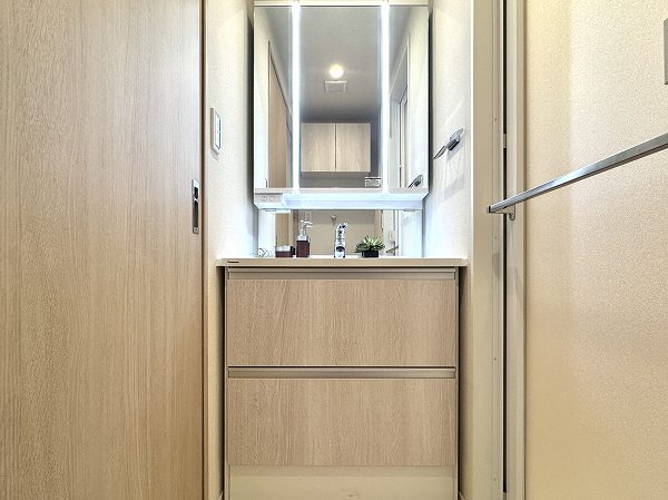 ライオンズマンション西五反田_洗面化粧台の写真