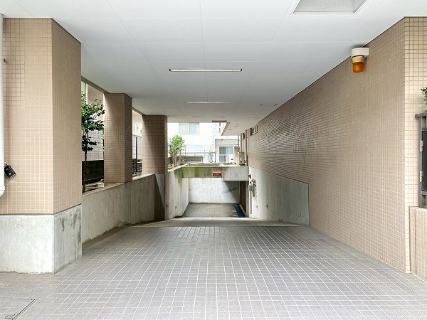 パシフィックハウス自由が丘_駐車場