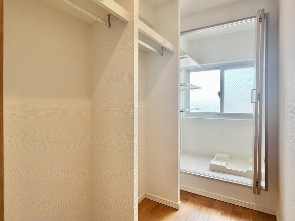 田園調布愛知マンション_ウォークインクローゼットの写真