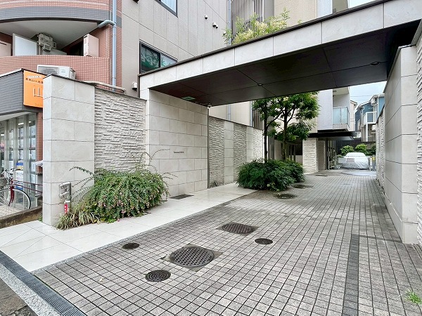 サンウッド桜新町　アプローチ