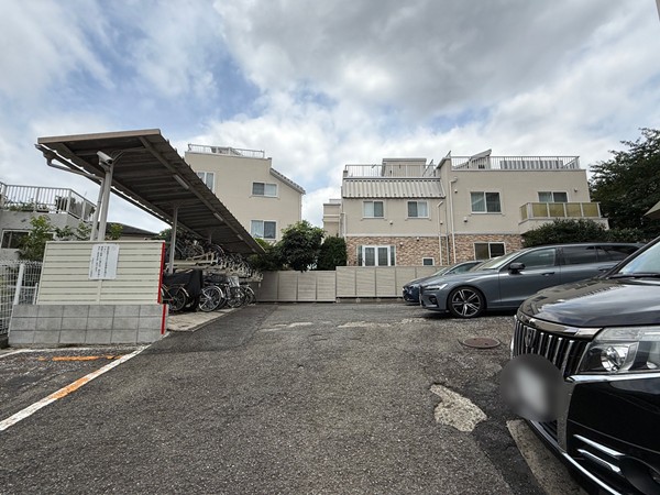 桜新町サンハイツ　駐車場・駐輪場