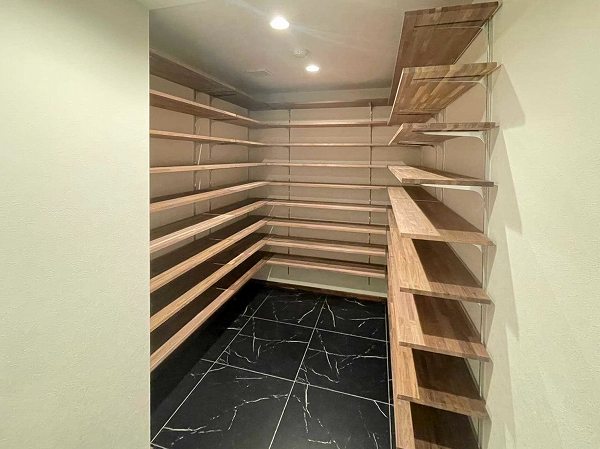 ウッドヴィル麻布_シューズインクローゼットの写真2