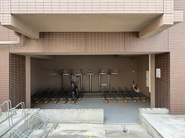 コンシェリア新橋SIX　駐輪場