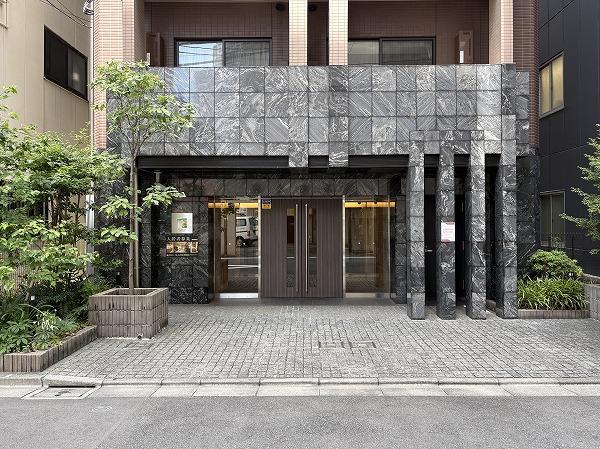 コンシェリア新橋SIX　アプローチ