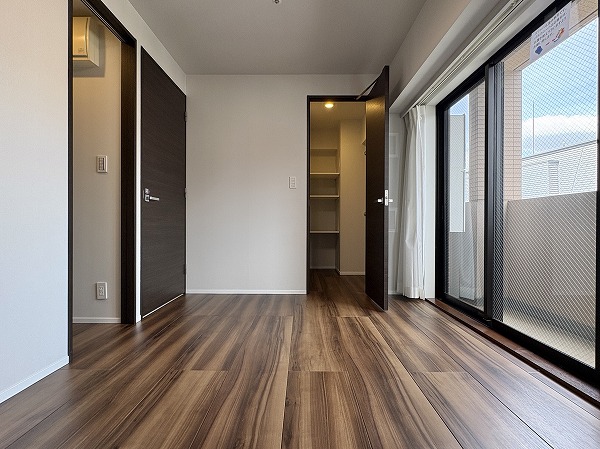 コンシェリア新橋SIX_約6.0帖の洋室の写真2