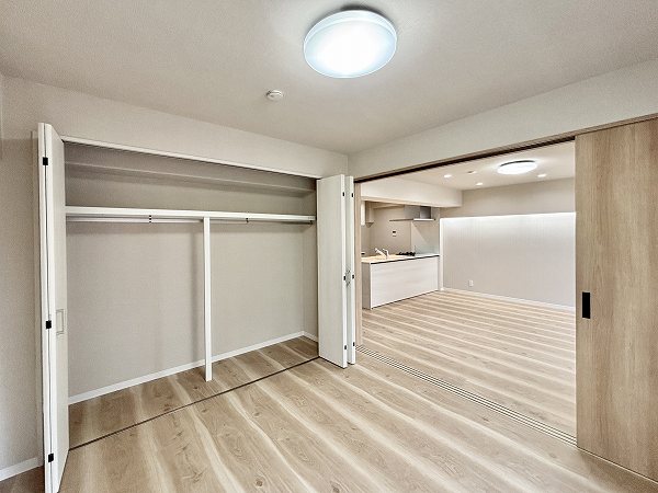 駒込コーポラス（駒込1丁目）_日当たり良好な洋室の写真3