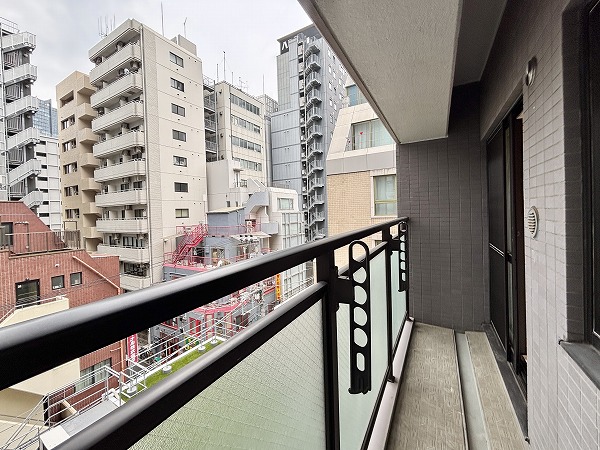 ライオンズマンション飯田橋駅前_北向きのバルコニーの写真2