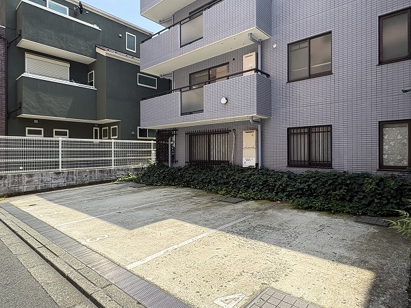 セザール長原 駐車場