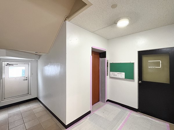 東和ビル エレベーター