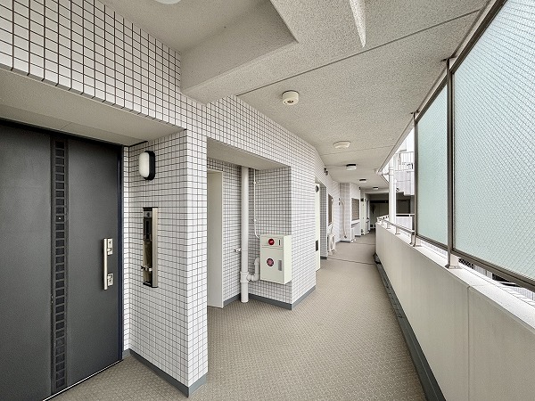 ファミールヒルズ本郷東大前　外廊下