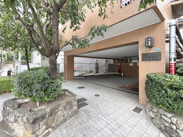 総和ビラ青葉台 アプローチ