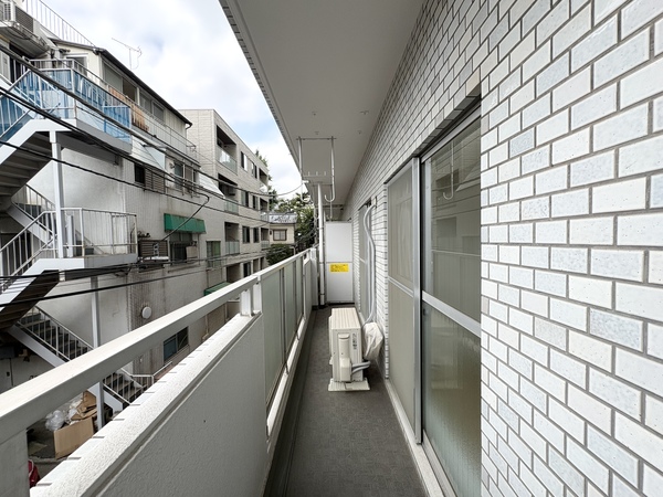 ライオンズマンション西早稲田_広いバルコニーの写真