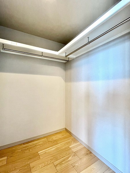 三軒茶屋南パークハウス_ウォークインクローゼットの写真