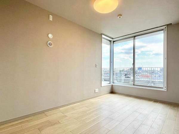 三軒茶屋南パークハウス_明るい洋室の写真
