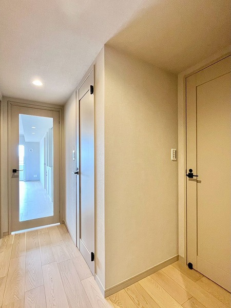 三軒茶屋南パークハウス_洗練された玄関の写真1