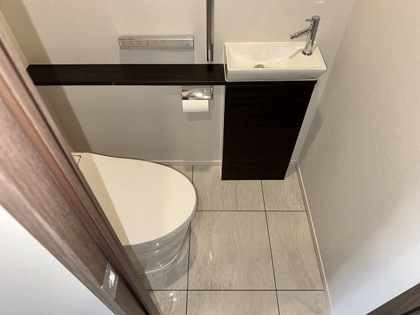パークシティ武蔵小山ザタワー_手洗い場がついているトイレの写真1