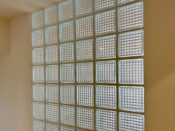 経堂コンド_ガラスブロックの写真