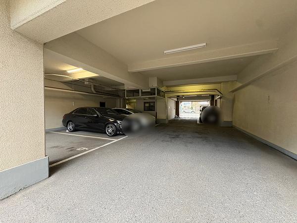 白金台グロリアハイツ　駐車場