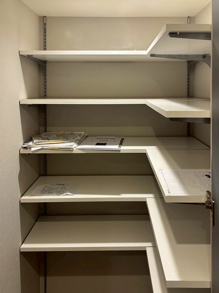 秀和麻布笄町レジデンス_シューズインクローゼットの写真