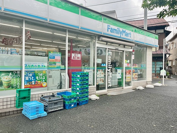 ファミリーマート 世田谷新町店
