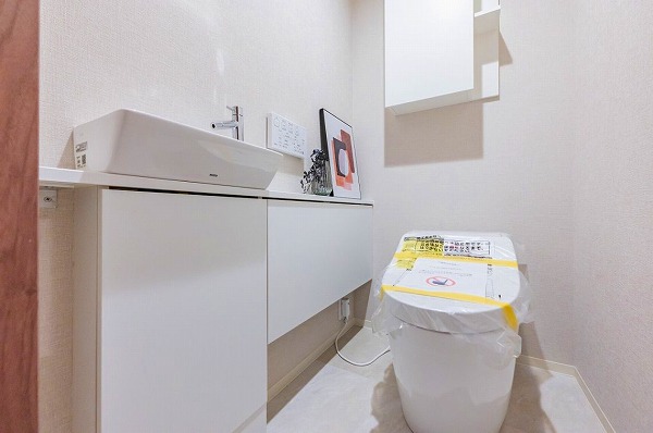 プライムパークス品川シーサイドザ・レジデンス_手洗い場がついているトイレの写真