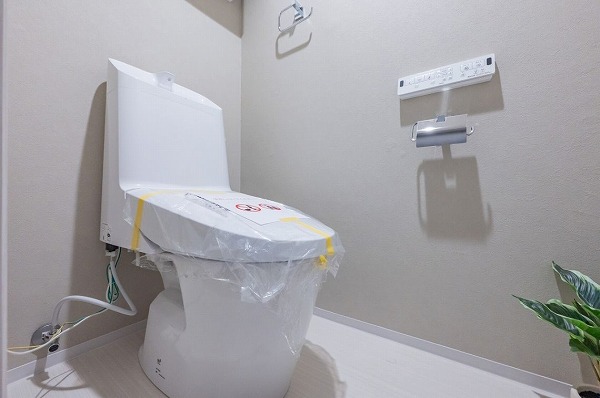 ライオンズマンション千川駅前_清潔感のあるトイレの写真