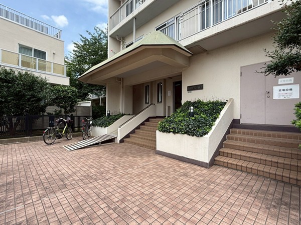 桜新町サンハイツ　アプローチ