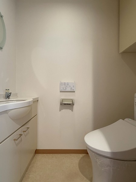 グランシティ三田三ノ橋_清潔感のあるトイレの写真
