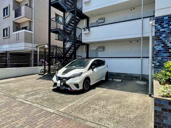 ダイアパレス上池台 駐車場