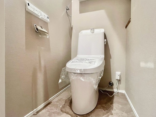 朝日上野毛マンション_シンプルなトイレの写真