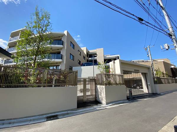 ブリリア東中野パークサイドヒルズ 外観