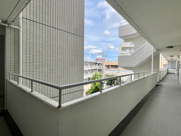 中銀第2世田谷マンシオン 外廊下