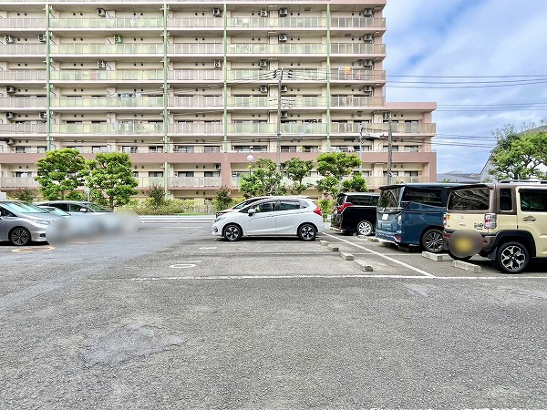 多摩川ビューハイツ 駐車場
