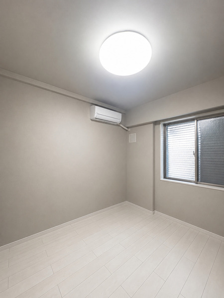 東京テラス_仕事部屋にピッタリな洋室の写真
