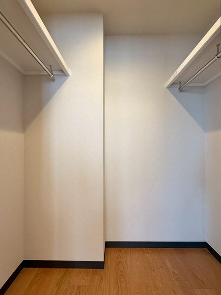 ガーデンヴィラ三軒茶屋_ウォークインクローゼットの写真