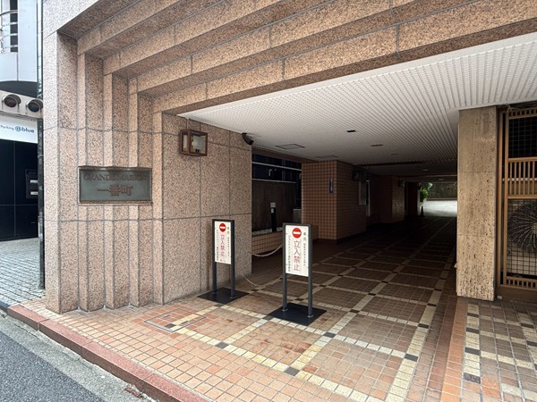 グランドメゾン一番町　アプローチ