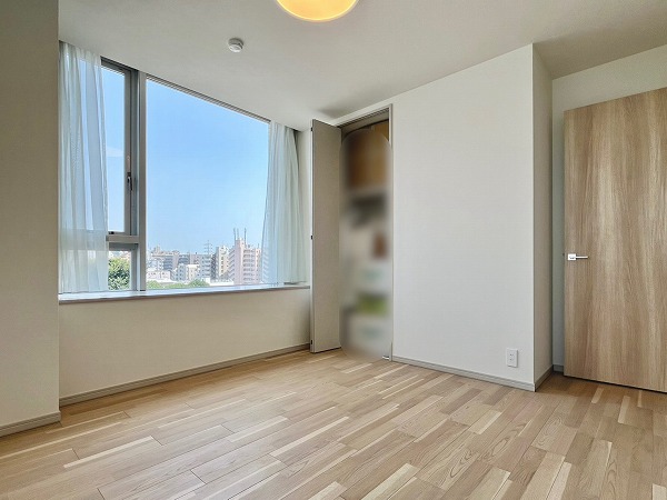グランドメゾン三軒茶屋プレイス_広々とした洋室の写真