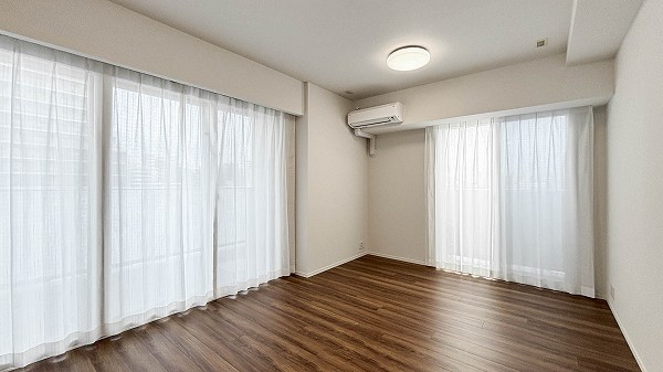 プラウドタワー東池袋_リビングダイニングキッチンの写真1