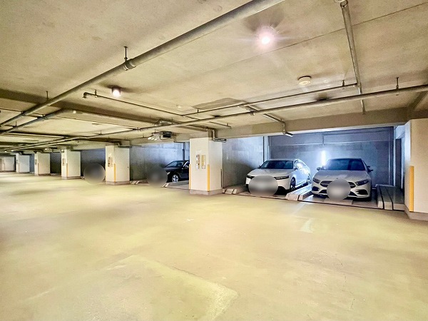 ファミールコート白金タワーズ 駐車場