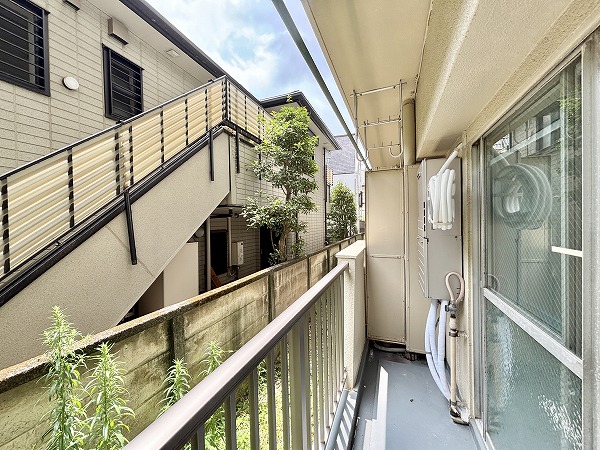 高田馬場ローヤルコーポ_東向きのバルコニーの写真2