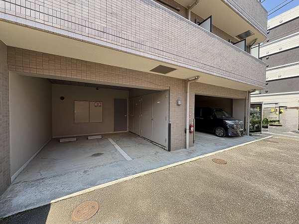 フェニックス中野新橋 駐車場