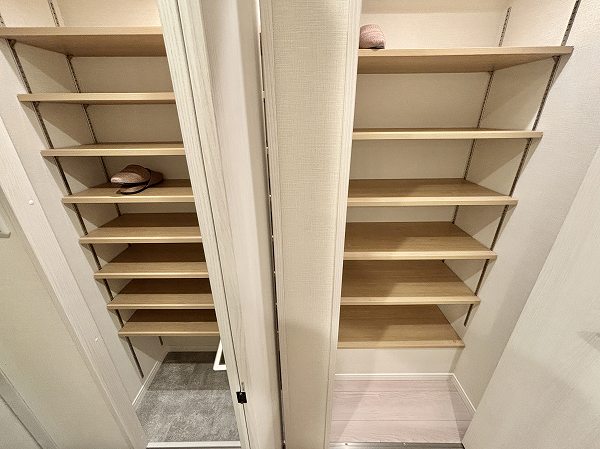 城北台マンション_玄関収納の写真3