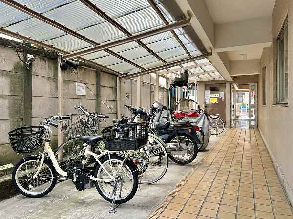 シャトーエスペランス 駐輪場