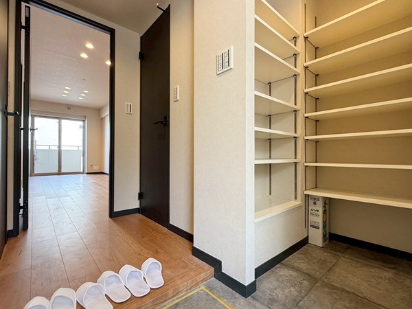 ガーデンヴィラ三軒茶屋_シューズインクローゼットの写真