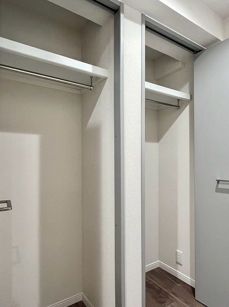 中銀第2世田谷マンシオン_廊下収納の写真