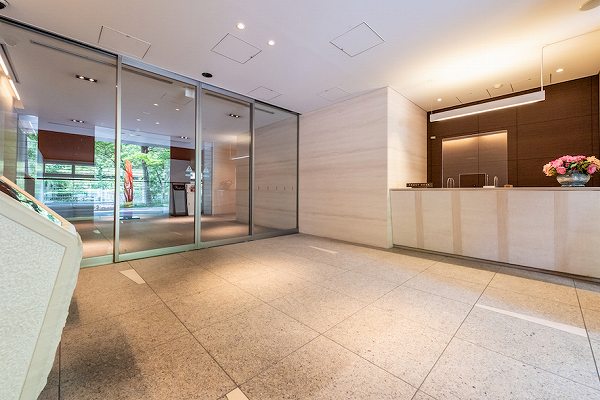 広尾ガーデンフォレスト楓レジデンス エントランス